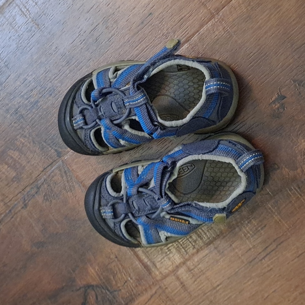 Little boys Keen Sandals
